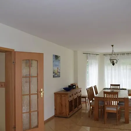 Eichhoernchen Am Fleesensee Vakantiehuis *